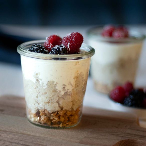 Schneller Milchreis aus Reisflocken mit Quarkcreme | laktosefrei, fructosefrei, zuckerfrei