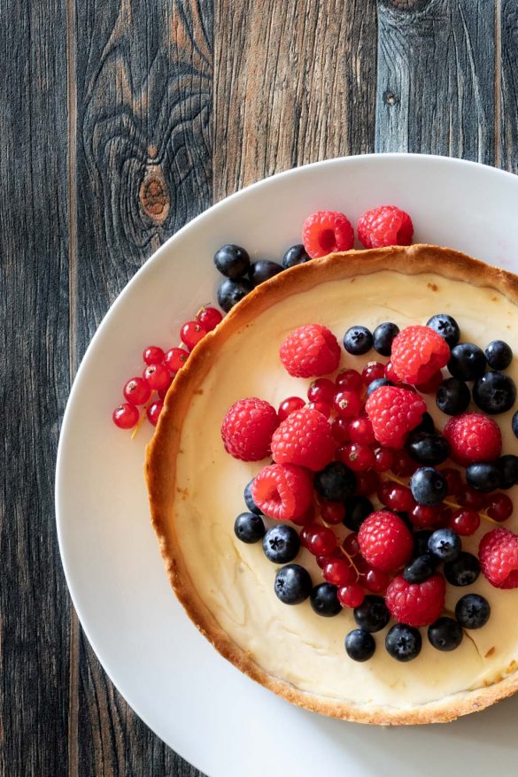 Käsekuchen mit Sommerbeeren | laktosefrei, zuckerfrei, fructosearm