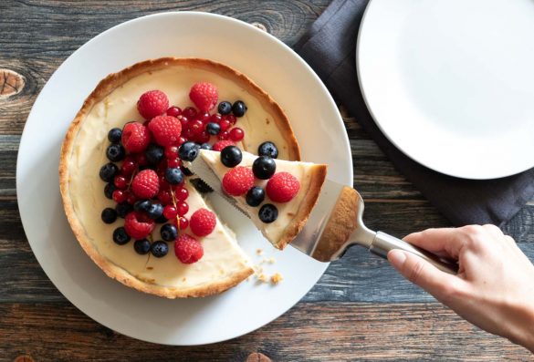 Käsekuchen mit Sommerbeeren | laktosefrei, zuckerfrei, fructosearm