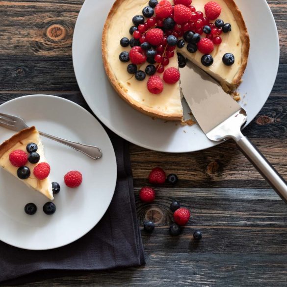 Käsekuchen mit Sommerbeeren | laktosefrei, zuckerfrei, fructosearm