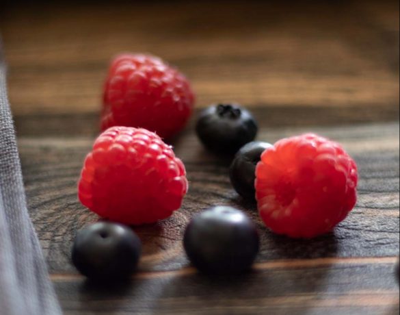 Käsekuchen mit Sommerbeeren | laktosefrei, zuckerfrei, fructosearm