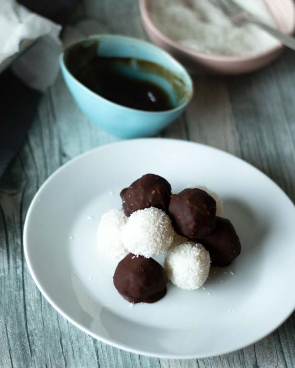 Kokos-Milchreis-Bällchen | laktosefrei, zuckerfrei, fructosearm, vegan