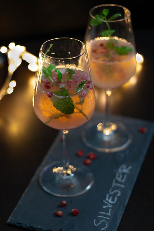 Weißwein-Bowle mit Granatapfel und Vanille | fructosearm, zuckerfrei