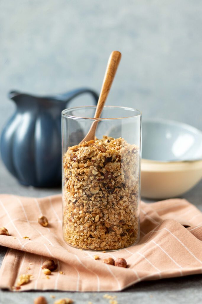 Quinoa-Haselnuss-Granola