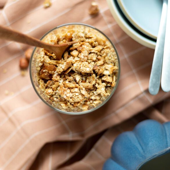 Quinoa-Haselnuss-Granola