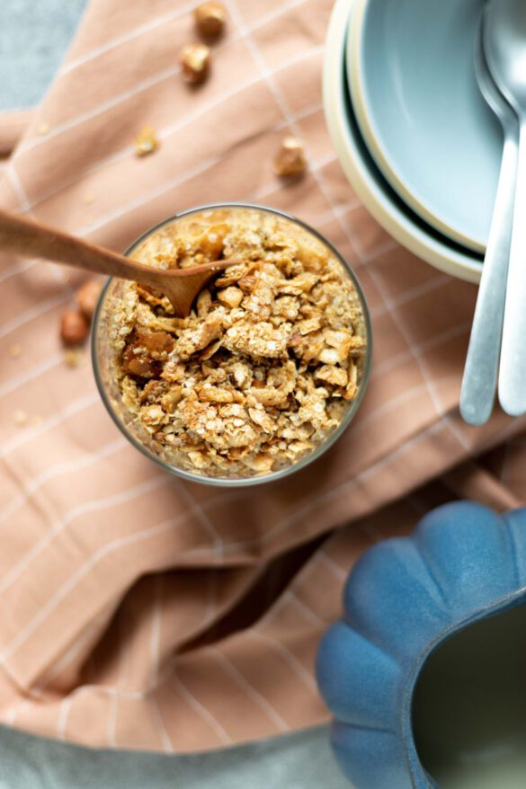 Quinoa-Haselnuss-Granola